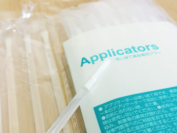 モデラッシュの専用アプリケーター(まつ毛用ブラシ)